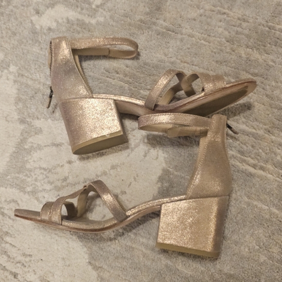 Eileen Fisher Jazzy Heel Sandals  Gold Platinum Leather Block Strap 9 - Picture 11 of 16